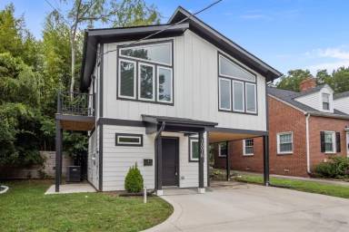Main picture of 1001 N Gregson St