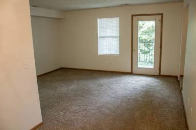 Main picture of 1144 Goodhue Blvd