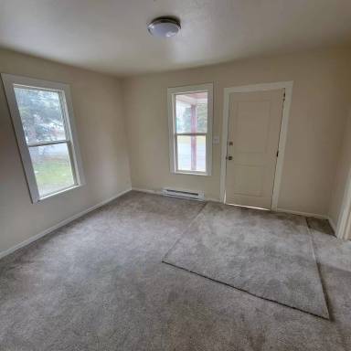 Main picture of 502 S Custer Rd