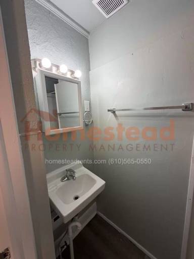Main picture of 101 White Ave