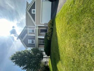 Main picture of 3268 Yellow Finch Way