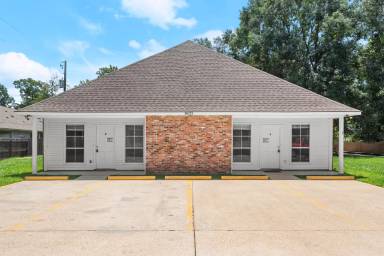 Main picture of 18623 Greenwell Springs Rd