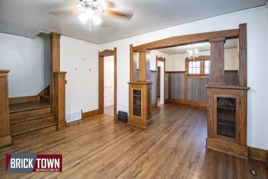 Main picture of 3008 Dewey Ave