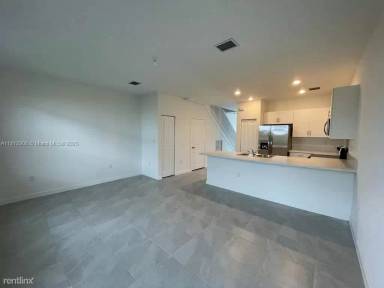 Main picture of 11813 SW 246th Ter