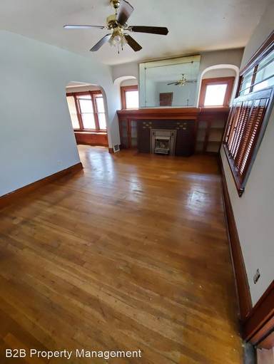 Main picture of 3071 W 111th St