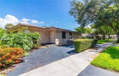 Main picture of 15461 Turnbull Dr