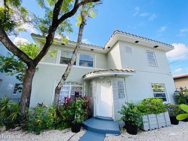 Main picture of 531 NE 68th St
