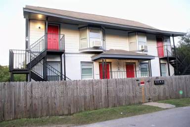 Main picture of 2511 Rosalie St