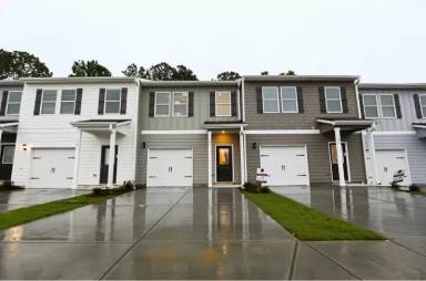 Main picture of 301 Rolling Green Dr NW