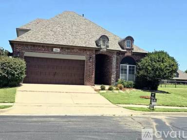 Main picture of 3905 N Narcissus Ave