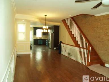 Main picture of 2144 Christian St