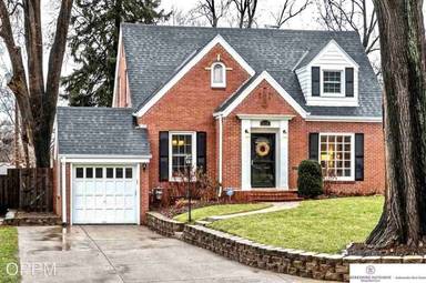 Main picture of 5630 Western Ave