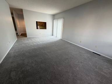 Main picture of 2266 S White Oak Dr