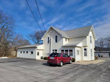 Main picture of 238 W Parkdale Ave