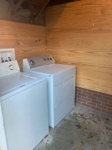 Main picture of 301 Laurel St