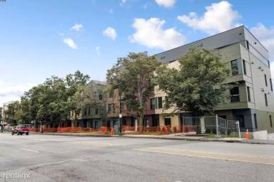 Main picture of 123 Hyde Park Ave