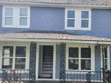 Main picture of 714 E Lamar St