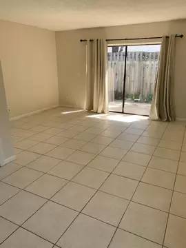 Main picture of 406 N Cypress Dr