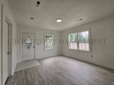 Main picture of 1939 S Ida St