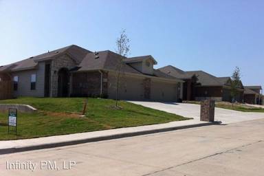 Main picture of 1202 Newcastle Dr