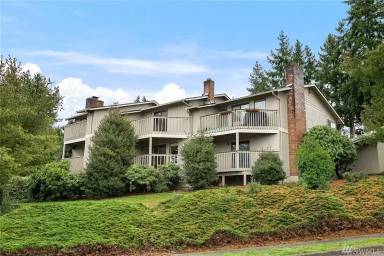 Main picture of 11105 NE 68th St