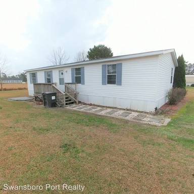 Main picture of 381 Swansboro Loop Rd