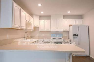 Main picture of 434 NE 176th Ave