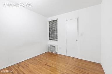 Main picture of 228 E 81st St