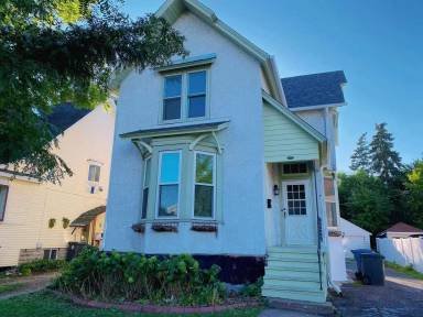 Main picture of 1061 15th Ave SE