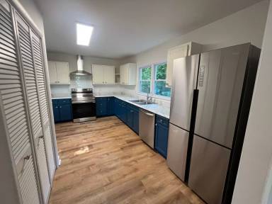 Main picture of 122 Holly St SE