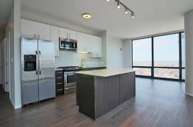 Main picture of 805 W Quincy Ct