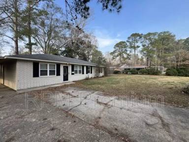 Main picture of 41158 2nd Colonial St