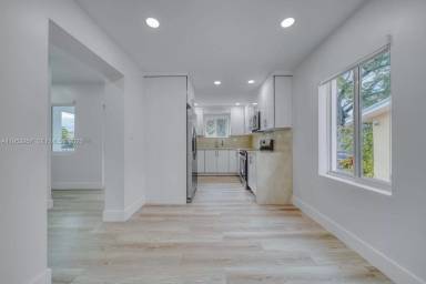 Main picture of 4345 SW 5th Ter