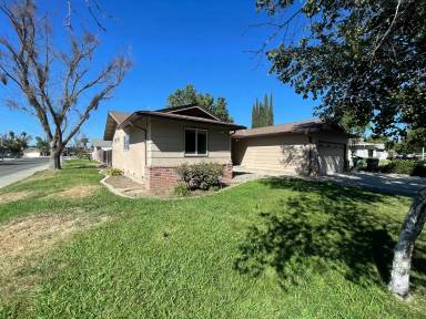 Main picture of 3233 Nightingale Dr