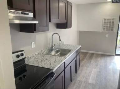 Main picture of 17500 Euclid Ave