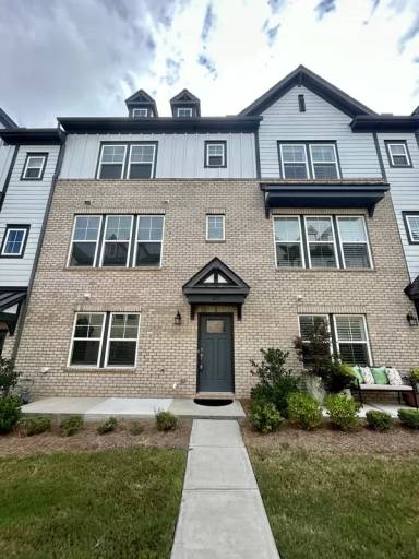 Main picture of 215 Maidstone Trl