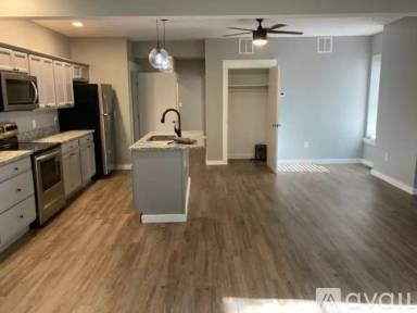 Main picture of 117 E Station Ave