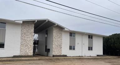 Main picture of 1601 E Grand Ave