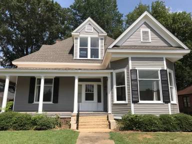 Main picture of 1021 Queen City Ave