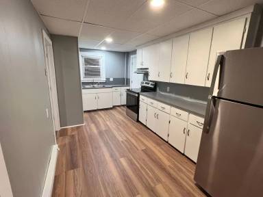 Main picture of 1307 S Main St