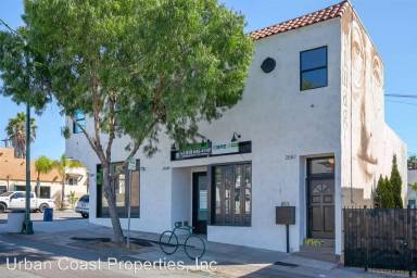 Main picture of 2587 91 Univ Ave