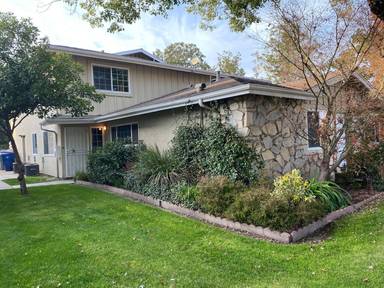 Main picture of 2204 Peach Ave