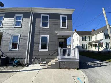 Main picture of 222 N Franklin St, Hanover