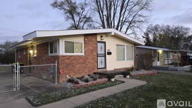 Main picture of 482 Kuhn St