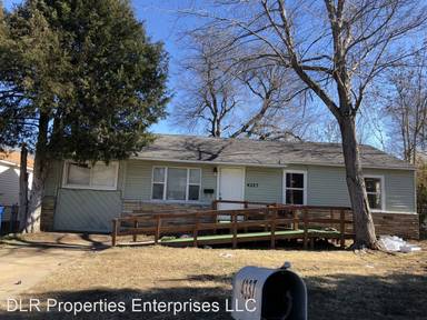 Main picture of 4337 N Kenosha Ave