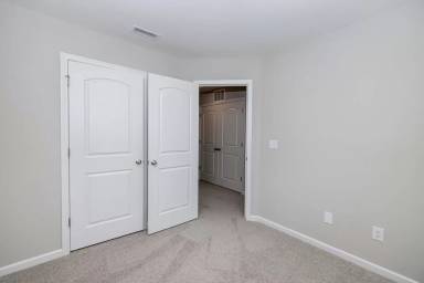 Main picture of 114 Grover Ct