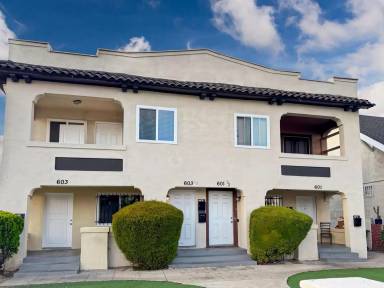 Main picture of 601 W 49th St