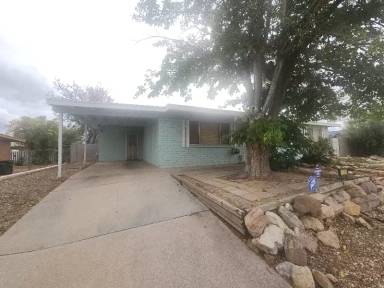 Main picture of 10 E Brown Dr