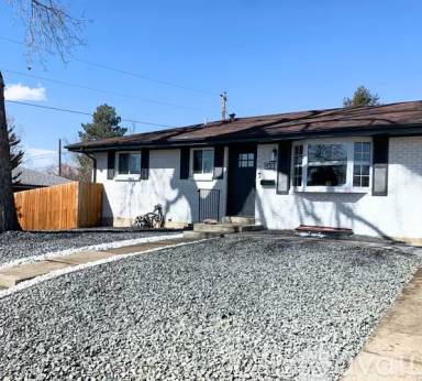 Main picture of 401 Leo Ln