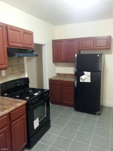 Main picture of 361 Danforth Ave